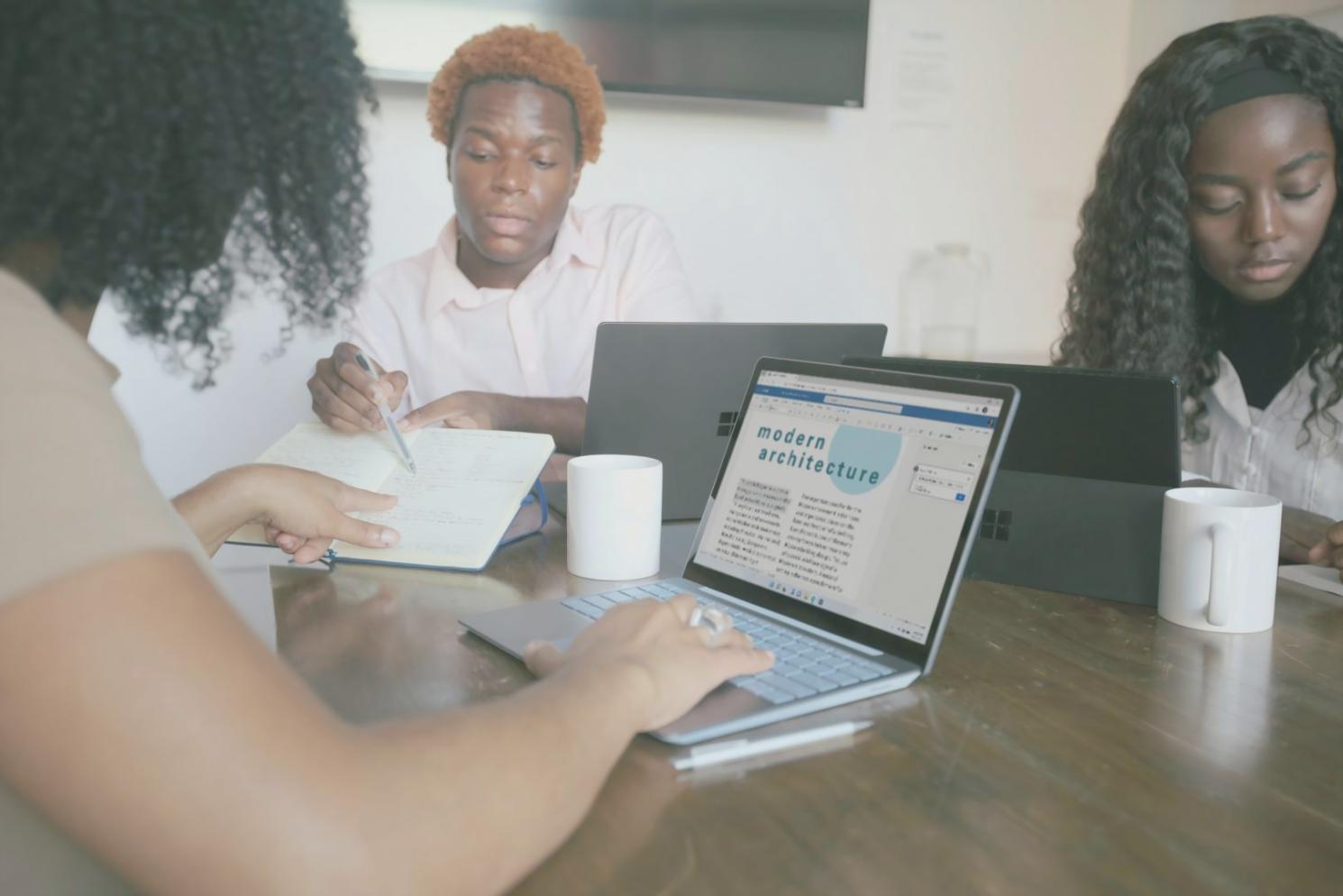 Oficina de naxivorylos en Córdoba mostrando el ambiente de trabajo